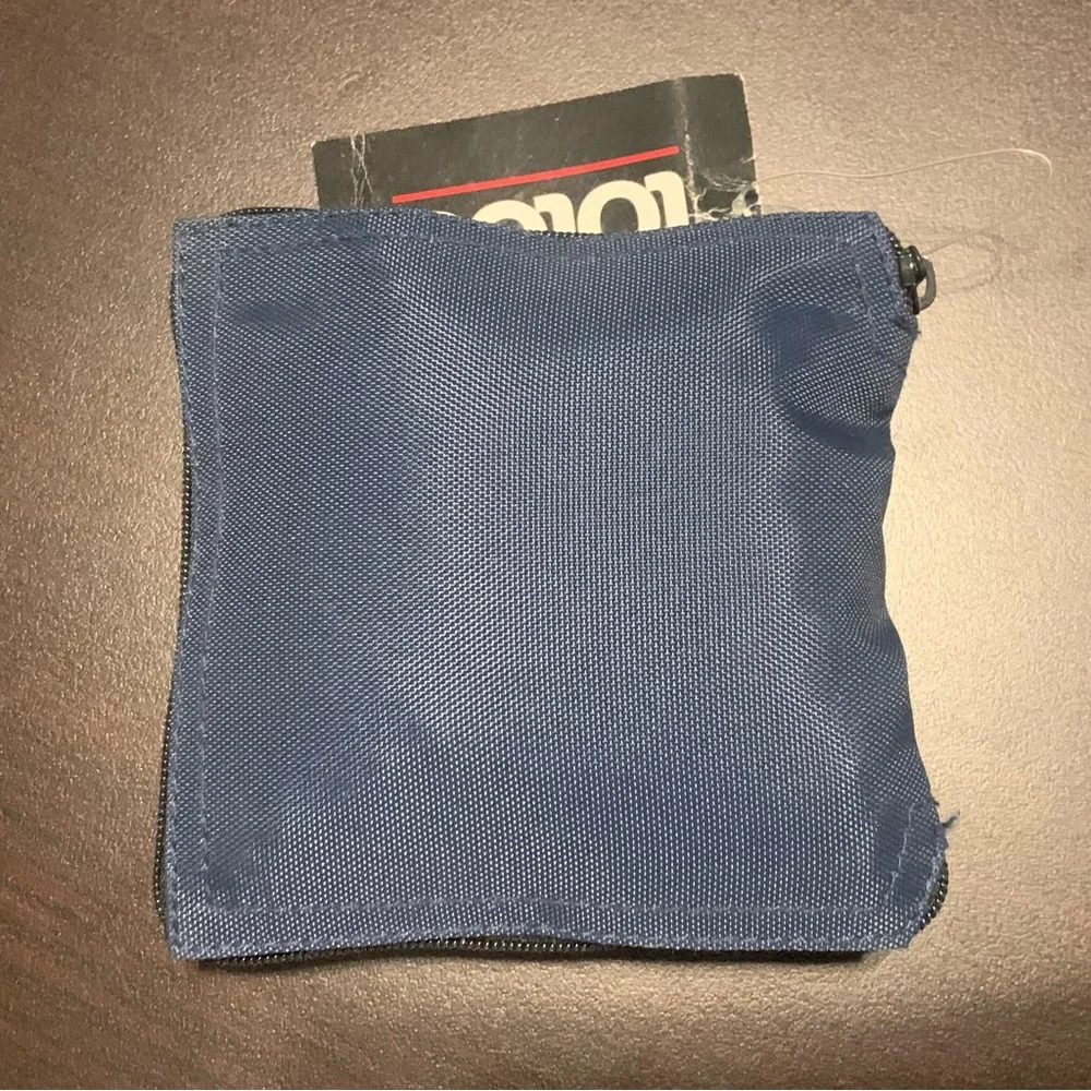 TOTES Compact Reusable Bag - Picture 4 of 5